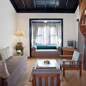 Club Duplex Family Room
